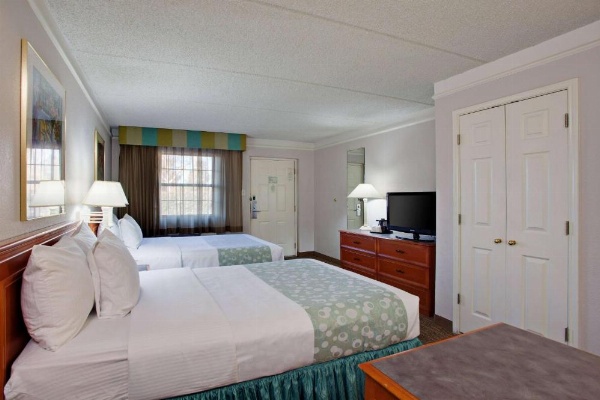 Super 8 by Wyndham San Bernardino image 19